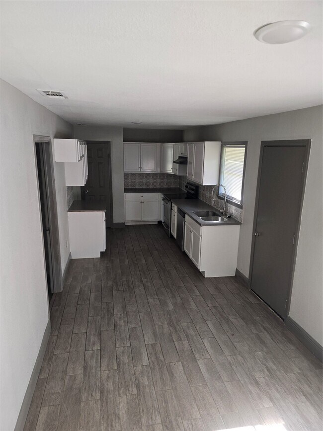 Building Photo - 3308 Sophie Ann Dr