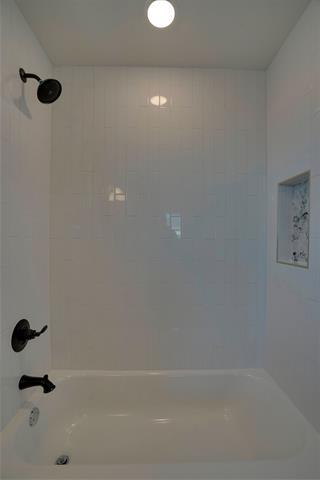 Building Photo - 302 Red Bird Ln