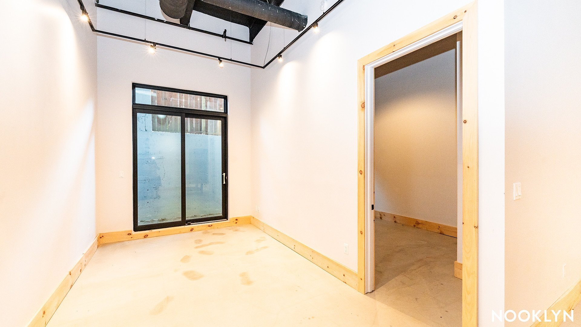 Building Photo - 255 18th St