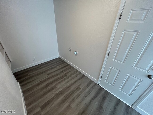Building Photo - 820 Carpenter Dr
