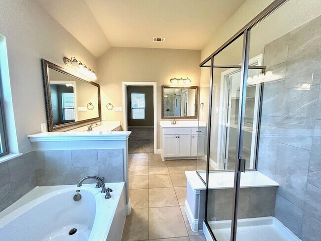Building Photo - 1400 Via Toscana Ln