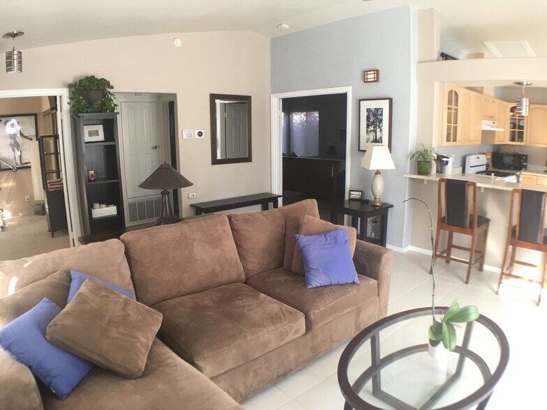 Tasteful accommodations soothe your nerves after a long day playing golf or working. - 68820 Risueno Road