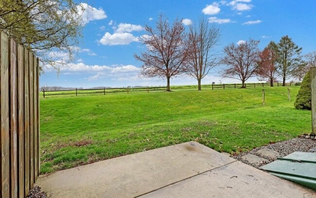 Building Photo - 81 Pebble Creek Dr