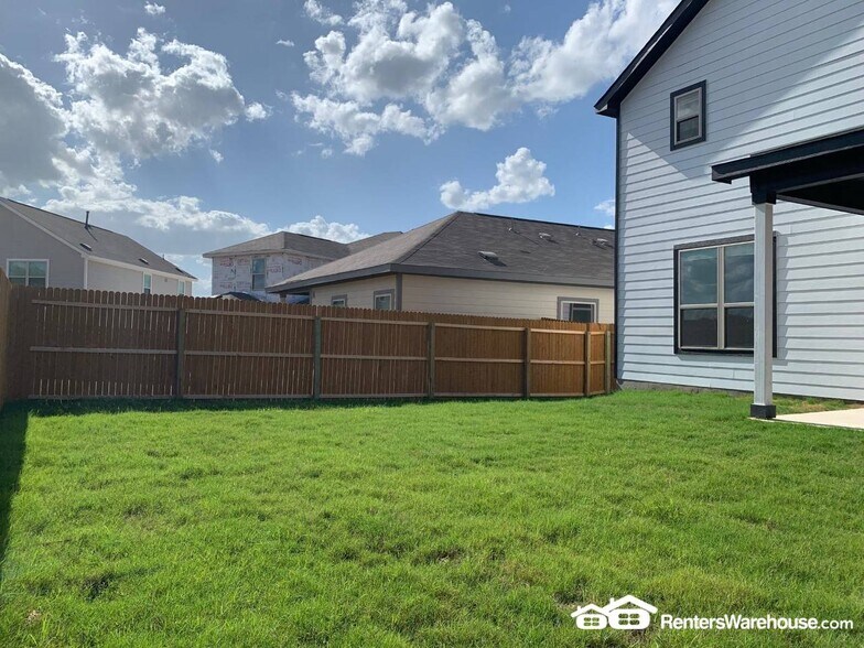 Building Photo - 252 Kinsley Wy