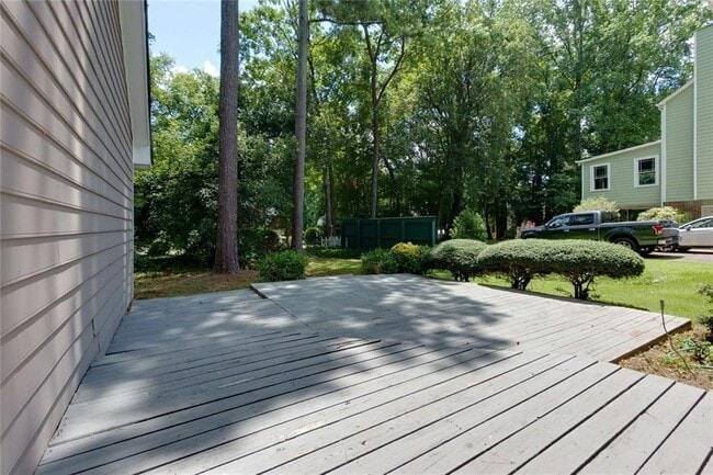 Building Photo - 1200 Mitsy Forest Dr NE