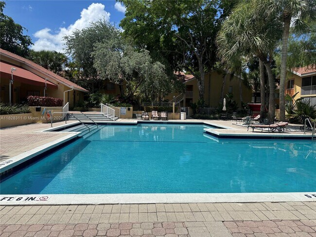 Building Photo - 906 Coral Club Dr