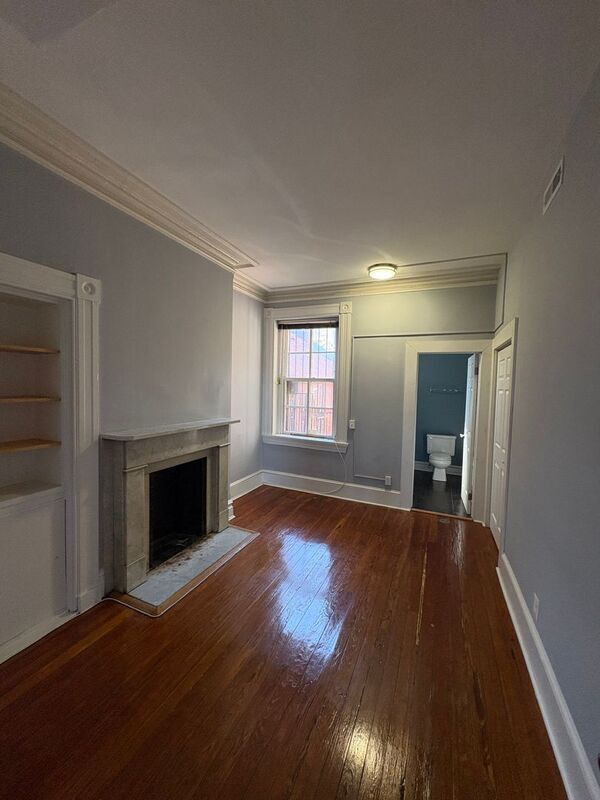 Building Photo - 1118 St Paul St