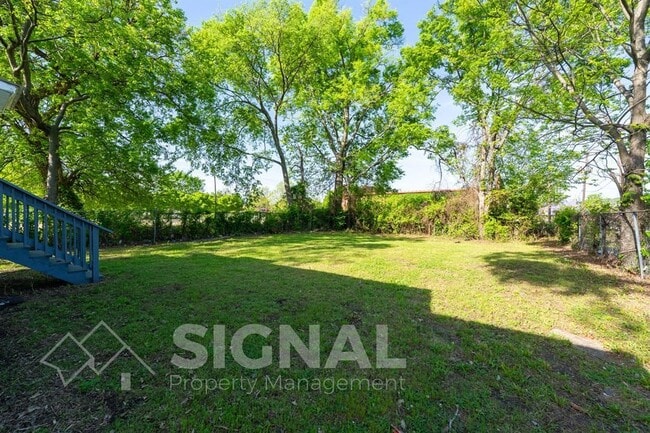 Building Photo - 512 1st St N