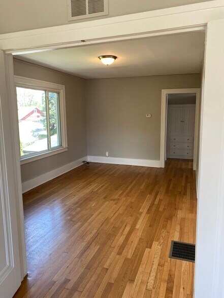 Building Photo - 1416 Beaconsfield Ave