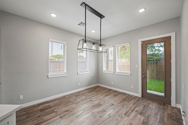 Building Photo - 17807 Glenwolf Dr