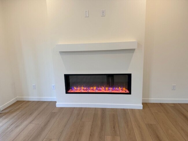 Building Photo - Elegant 4-Bed, 4-Bath 3-Story Home with Gourmet Kitchen & Private Backyard