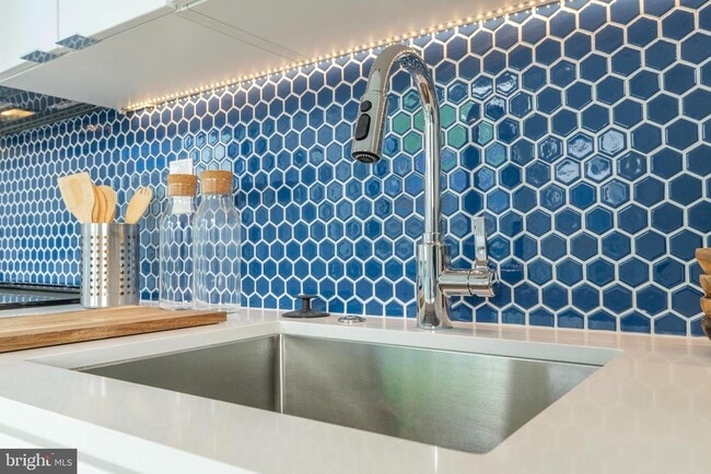 Building Photo - 1131-39 N Front St