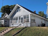 Building Photo - Charming Character-Filled Home Near Little Bohemia!