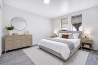 Building Photo - 1554 SW 5th St