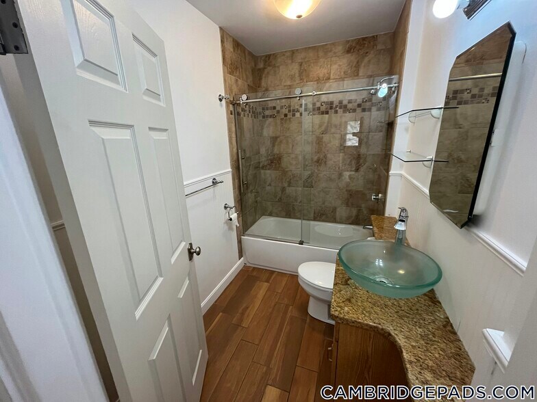 Building Photo - 94 Berkshire St