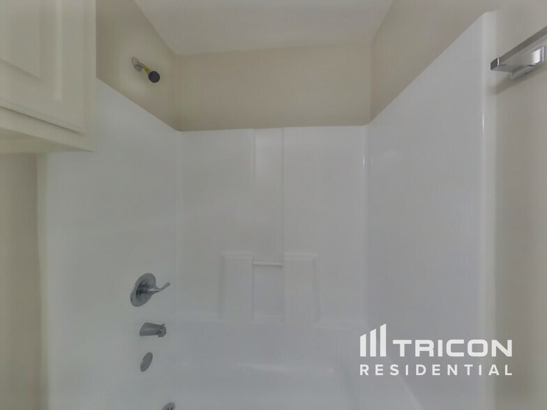 Building Photo - 16295 Hidden Deer Ln