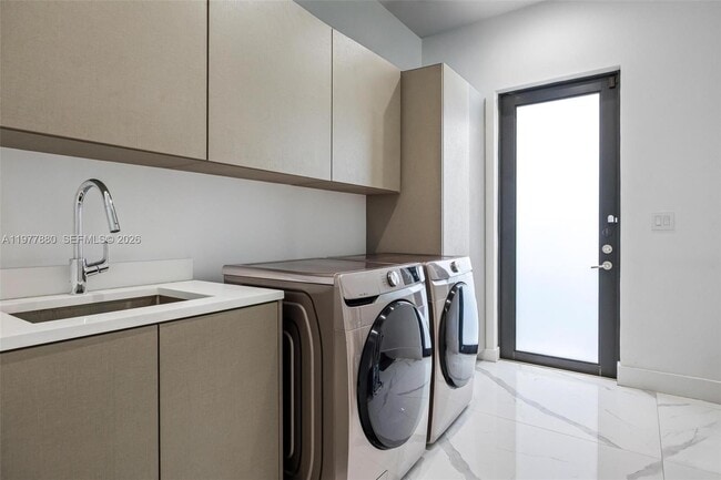 Building Photo - 3367 NE 168th St