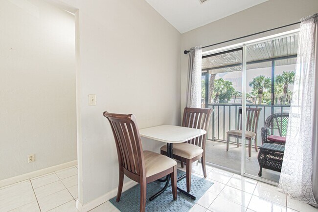 Building Photo - Charming Naples Condo with Resort-Style Li...
