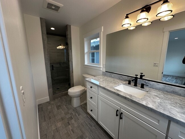 Building Photo - New Construction in Down Town Bishop West side!