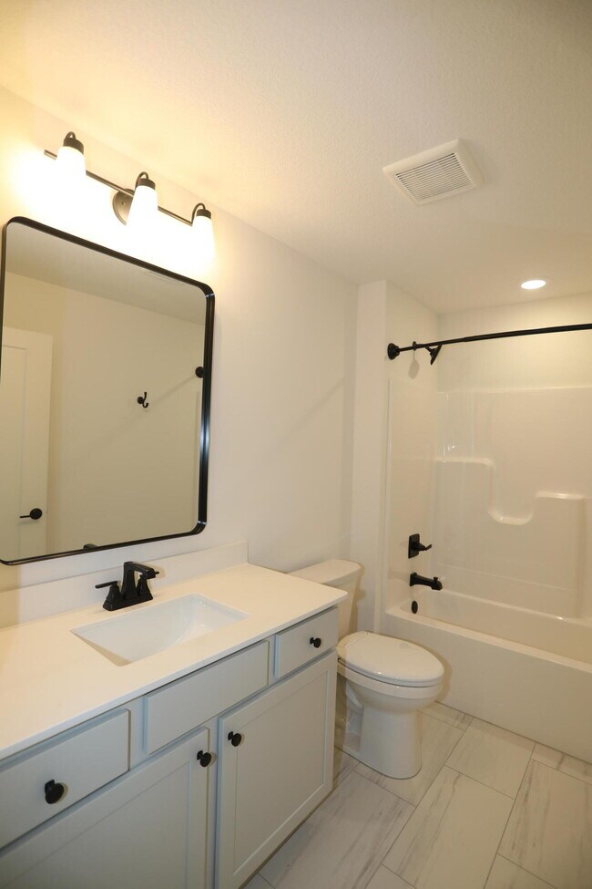 Building Photo - 4400 Kingston Heath Dr