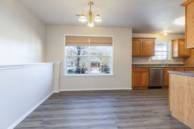 Building Photo - Single-Family Home in Black Oak Estates, Branson