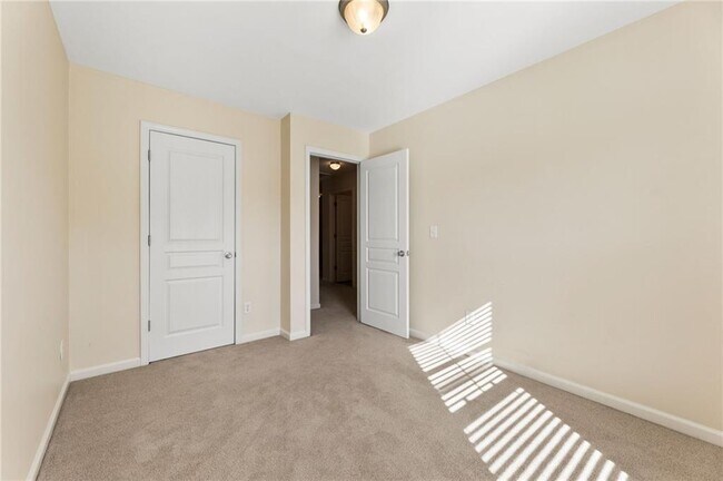 Building Photo - 6210 Elmshorn Way