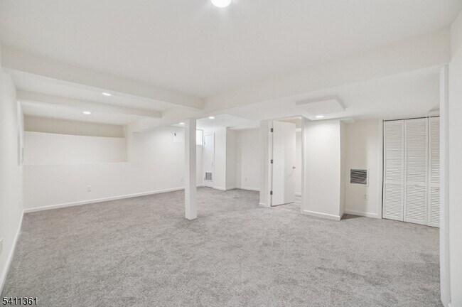 Building Photo - 64 Shunpike Rd