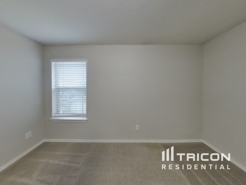 Building Photo - 4407 Ivan Dr