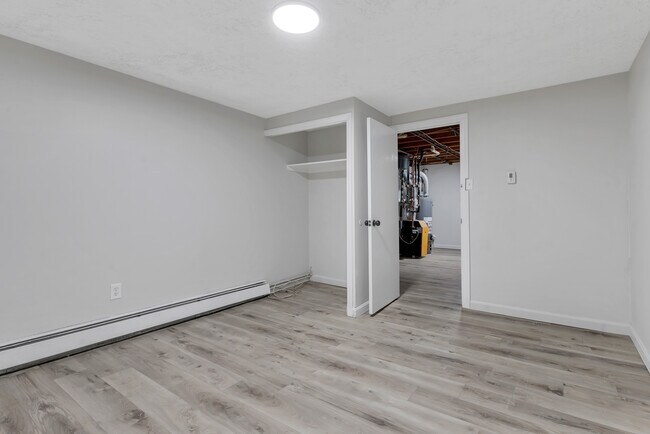 Building Photo - 105 Roosevelt St