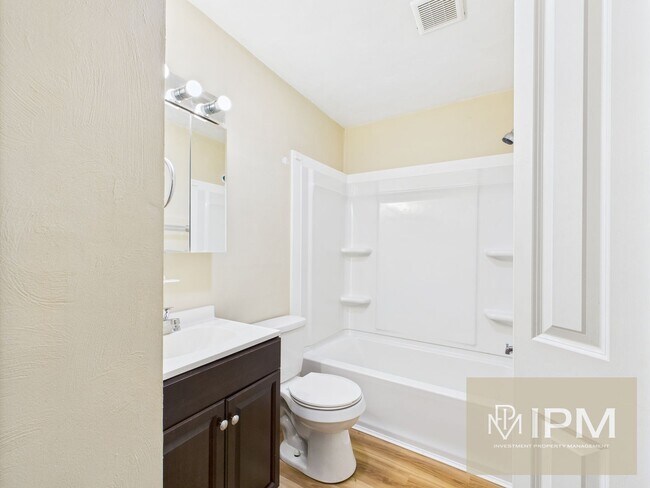 Building Photo - Bright & Inviting 2BR Townhome in Dallastown Schools!