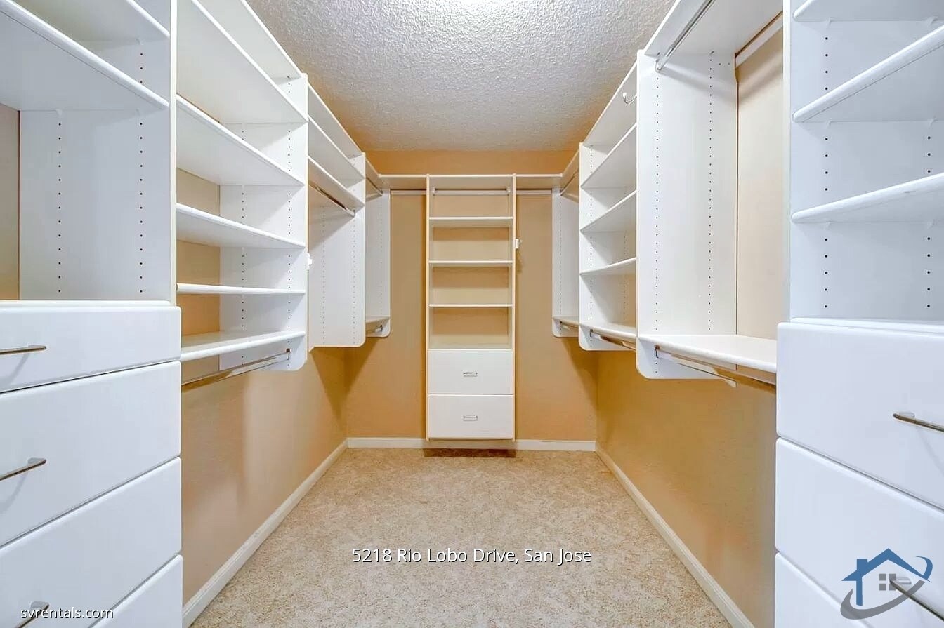 Building Photo - 5218 Rio Lobo Dr