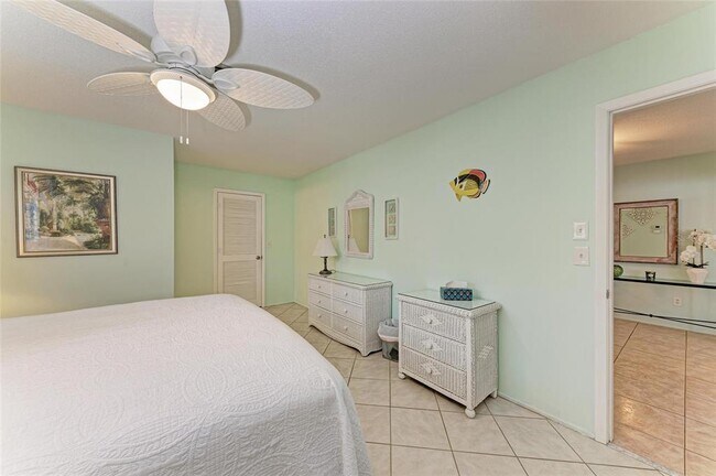 Building Photo - 265 Dorchester Dr
