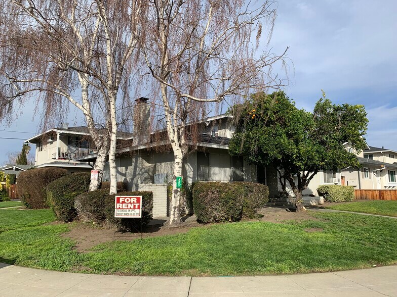Primary Photo - 2053 Town and Country Ln