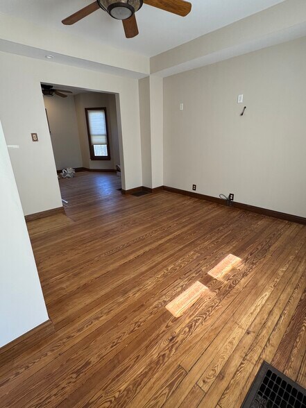 Sunny living room - 82 Olentangy St