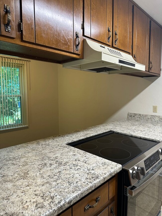 Building Photo - Spacious downstairs 2Bed/1 Bath in Killear...