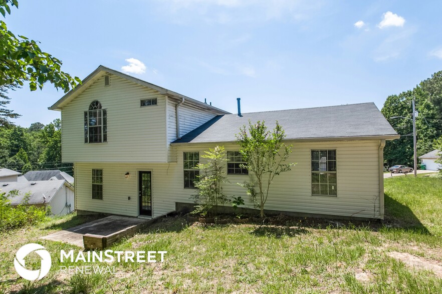 Building Photo - 6661 Rebecca Lou Ln