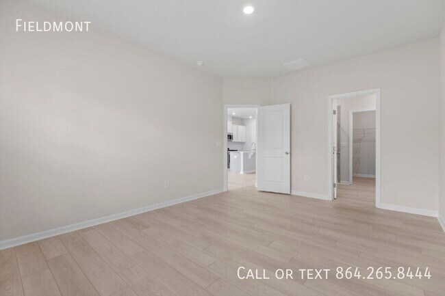 Building Photo - 211 Backstay Ln