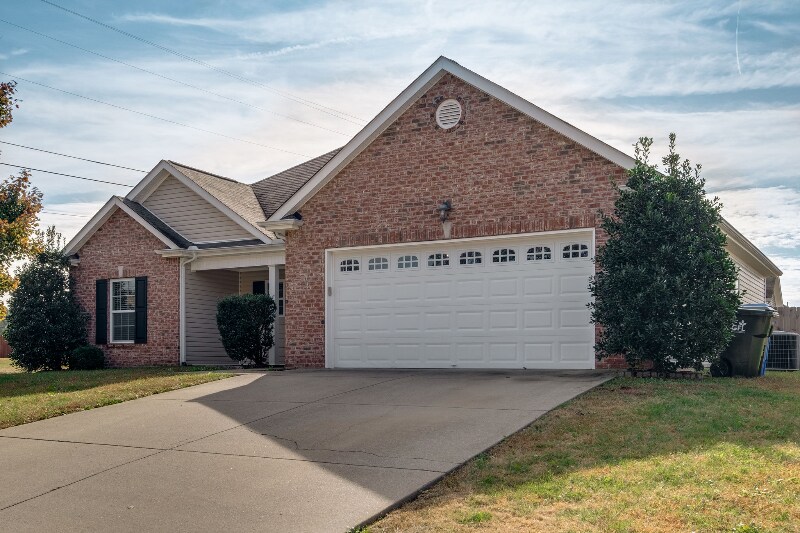 Building Photo - 103 Blossom Ct