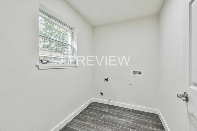 Building Photo - 3627 Glenwood Springs Dr