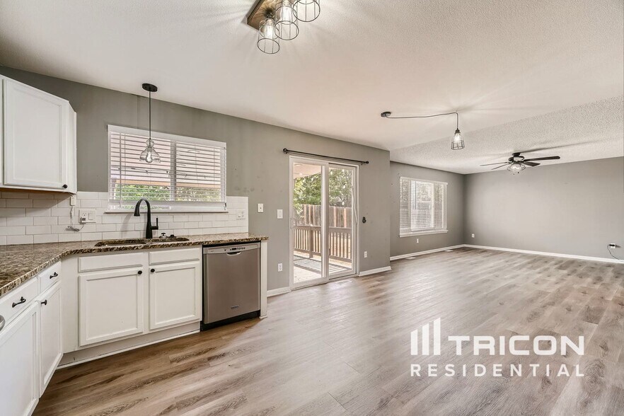 Building Photo - 20204 E Progress Pl