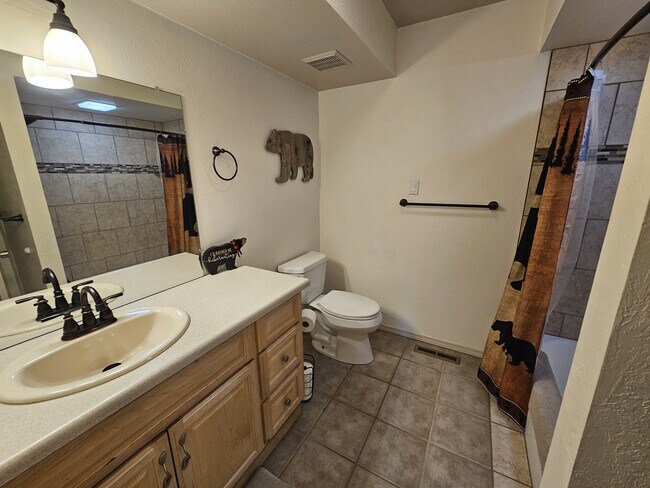 Building Photo - 217 Pinon Causeway