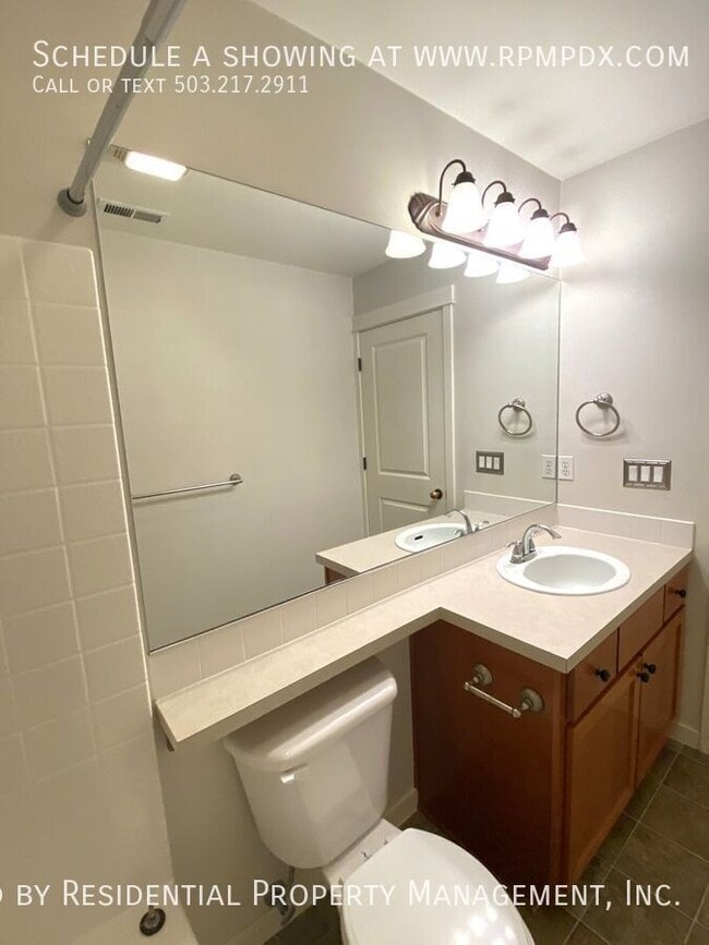 Building Photo - 2518 NW 1st Dr