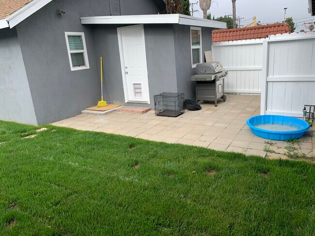 Gated Back yard (Doggy Door in back door for large dogs) - 428 Hamilton St
