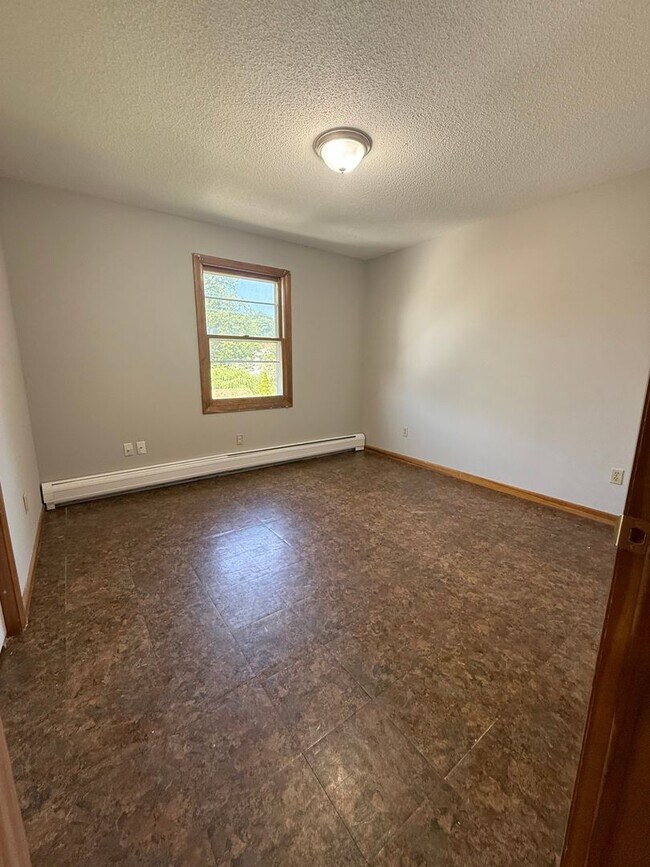 Building Photo - 66 Wynola Ave