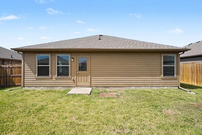 Building Photo - 1425 Waverley Dr