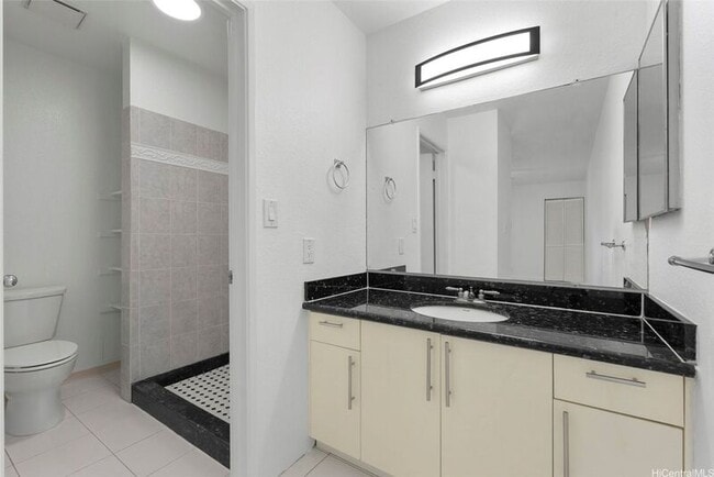 Building Photo - 605 Mananai Pl