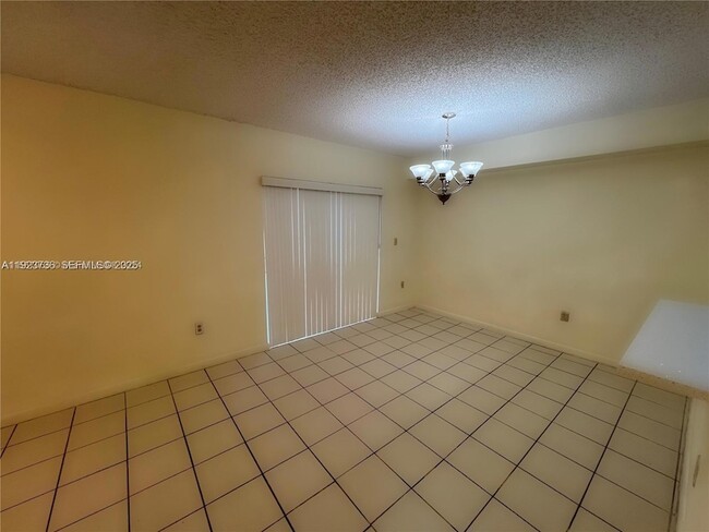 Building Photo - 17170 SW 94th Ave