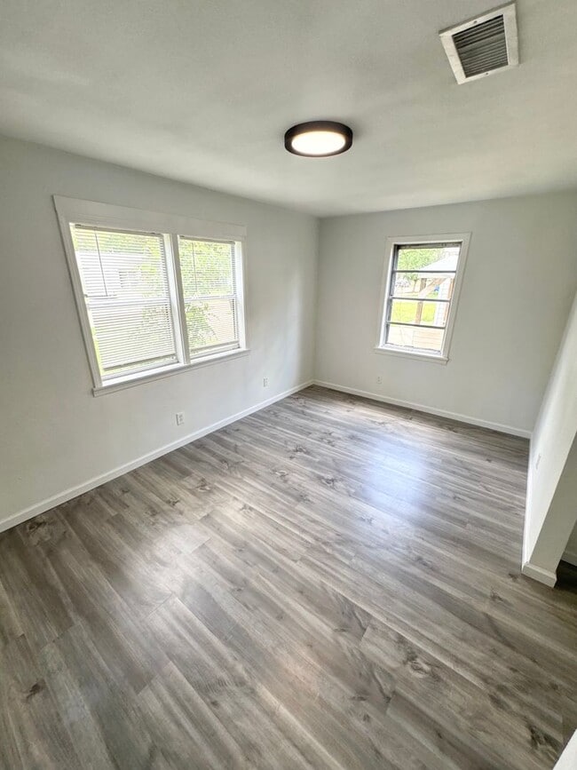 Building Photo - South Bossier!