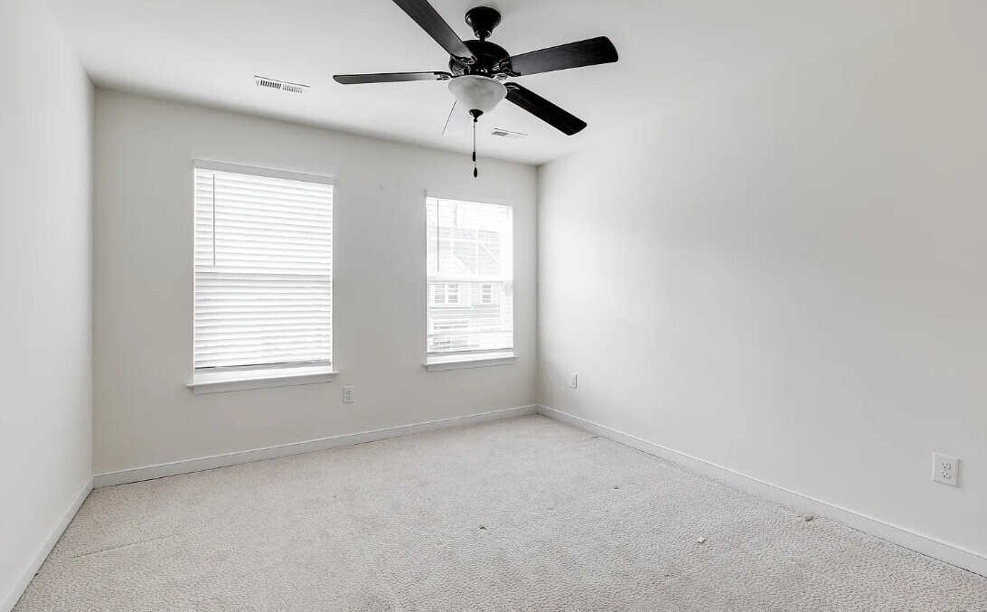 Building Photo - 5610 Benoni Ct