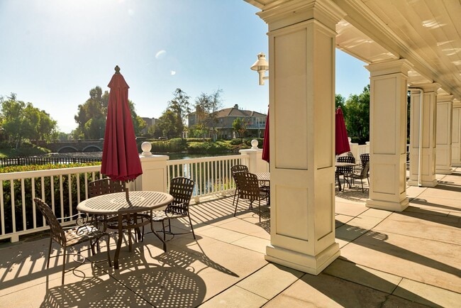 Building Photo - 4 Bedroom Home in the Beautiful Bridgeport Community!